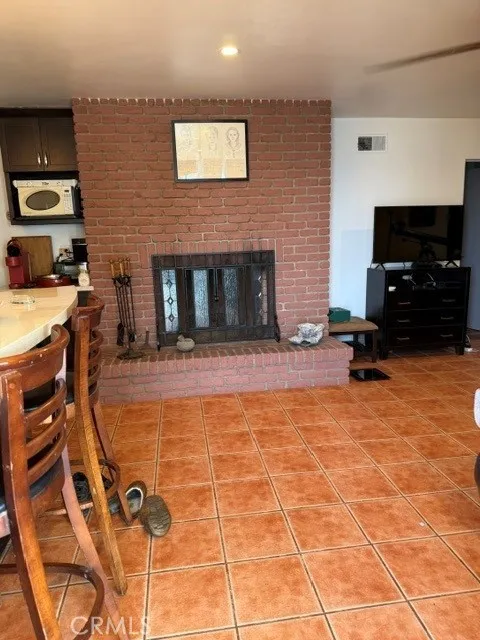 17614 Posetano Road Los Angeles, CA 90272