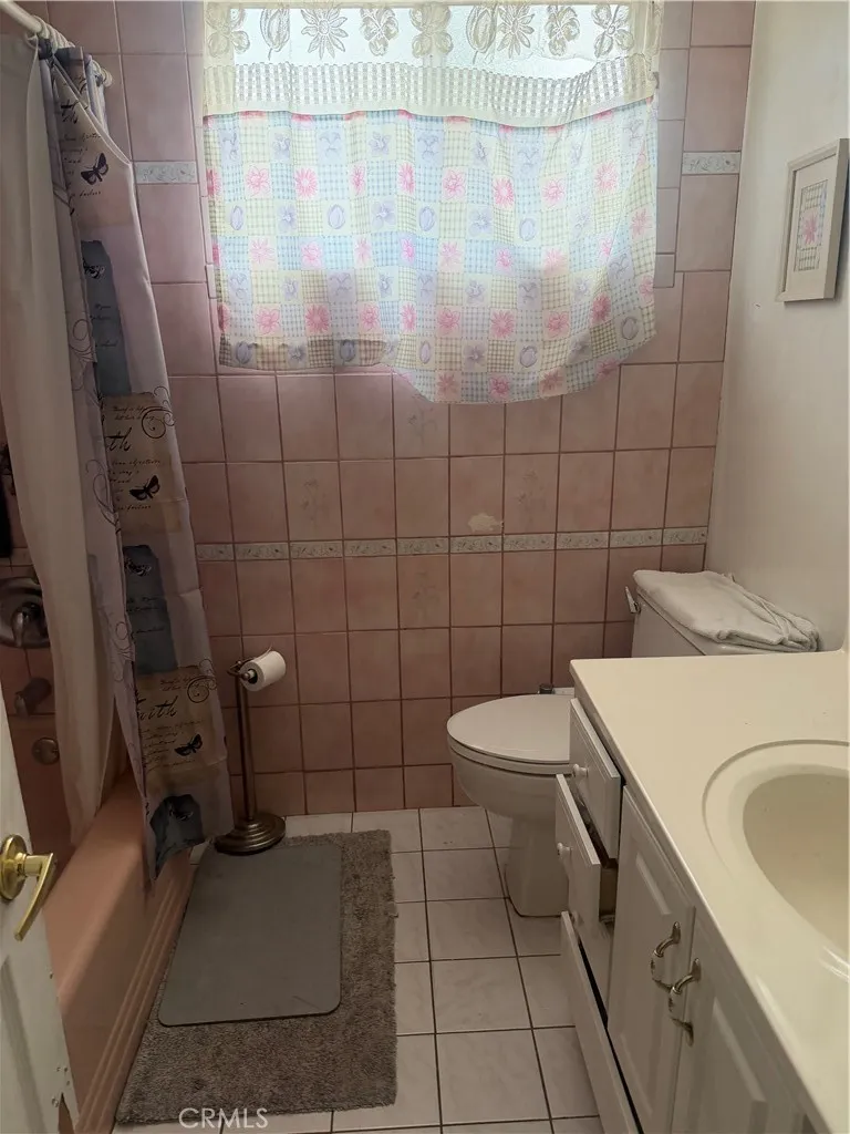 1381 Glenfinnan Covina, CA 91722