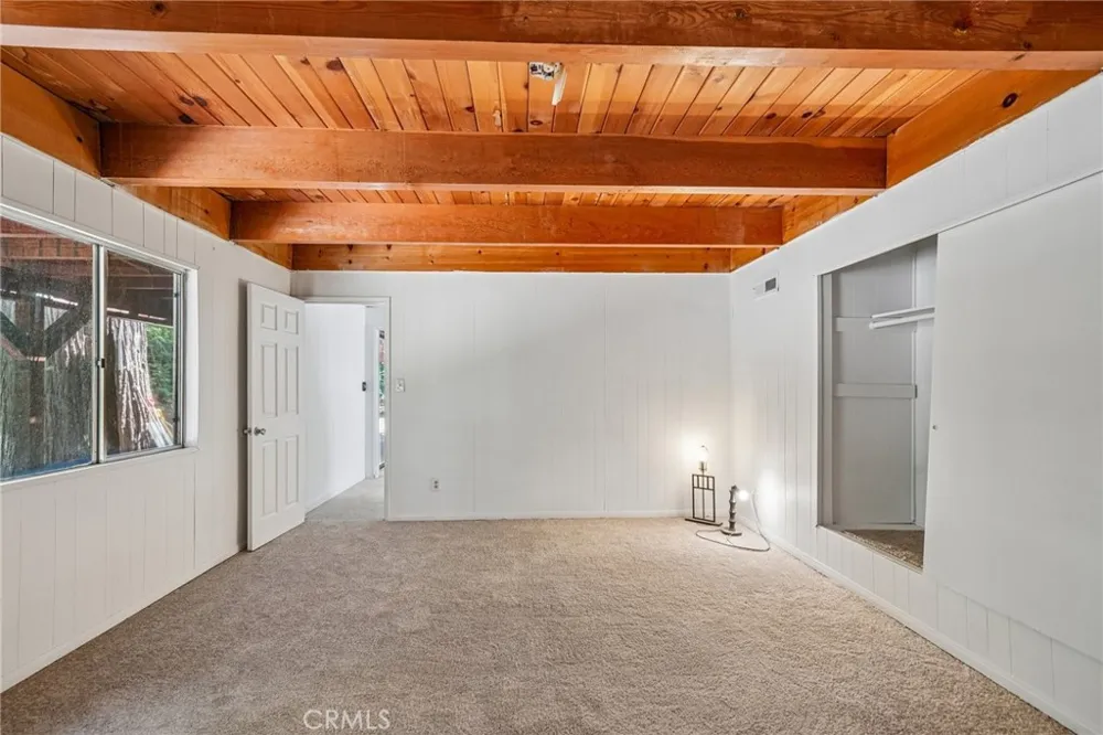 24978 Faulhorn Crestline, CA 92325