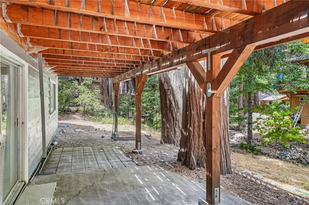 24978 Faulhorn Crestline, CA 92325