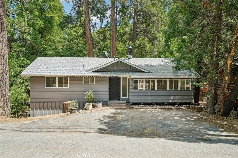 24978 Faulhorn Crestline, CA 92325