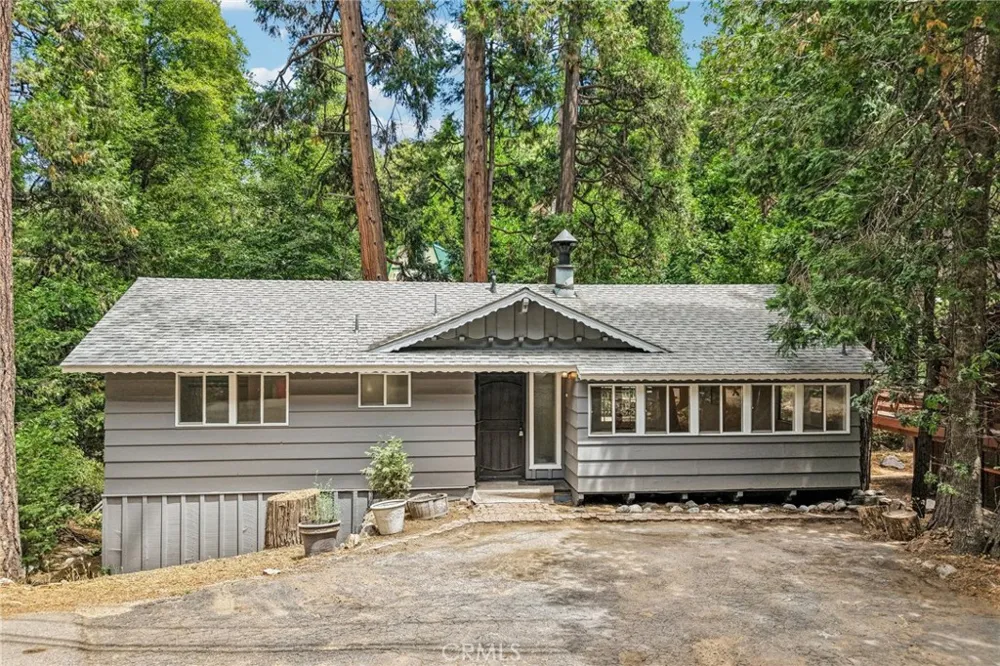 24978 Faulhorn Crestline, CA 92325