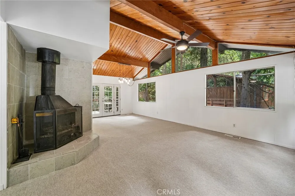 24978 Faulhorn Crestline, CA 92325