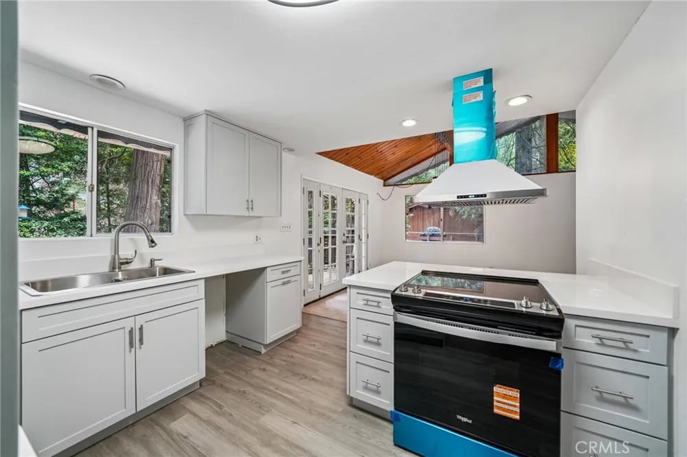 24978 Faulhorn Crestline, CA 92325