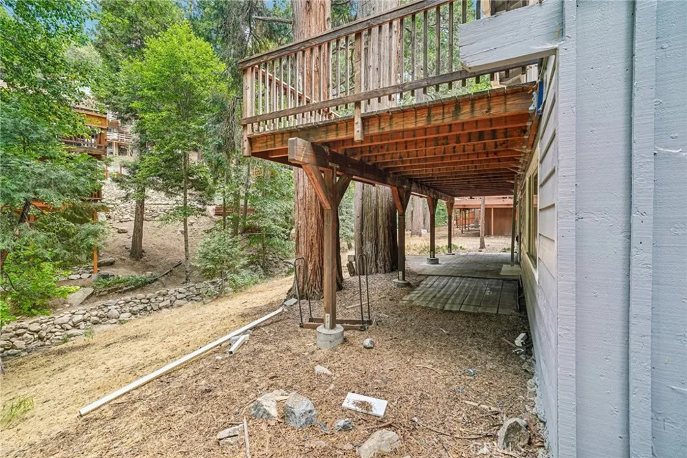 24978 Faulhorn Crestline, CA 92325