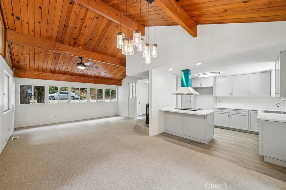 24978 Faulhorn Crestline, CA 92325