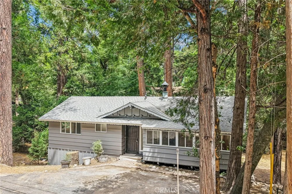 24978 Faulhorn Crestline, CA 92325