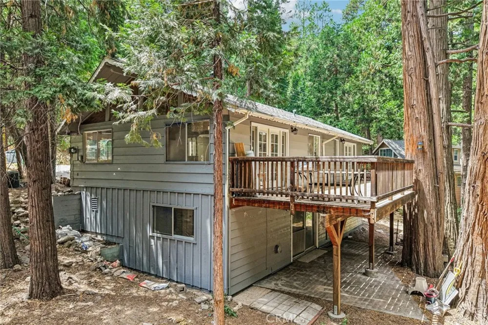 24978 Faulhorn Crestline, CA 92325