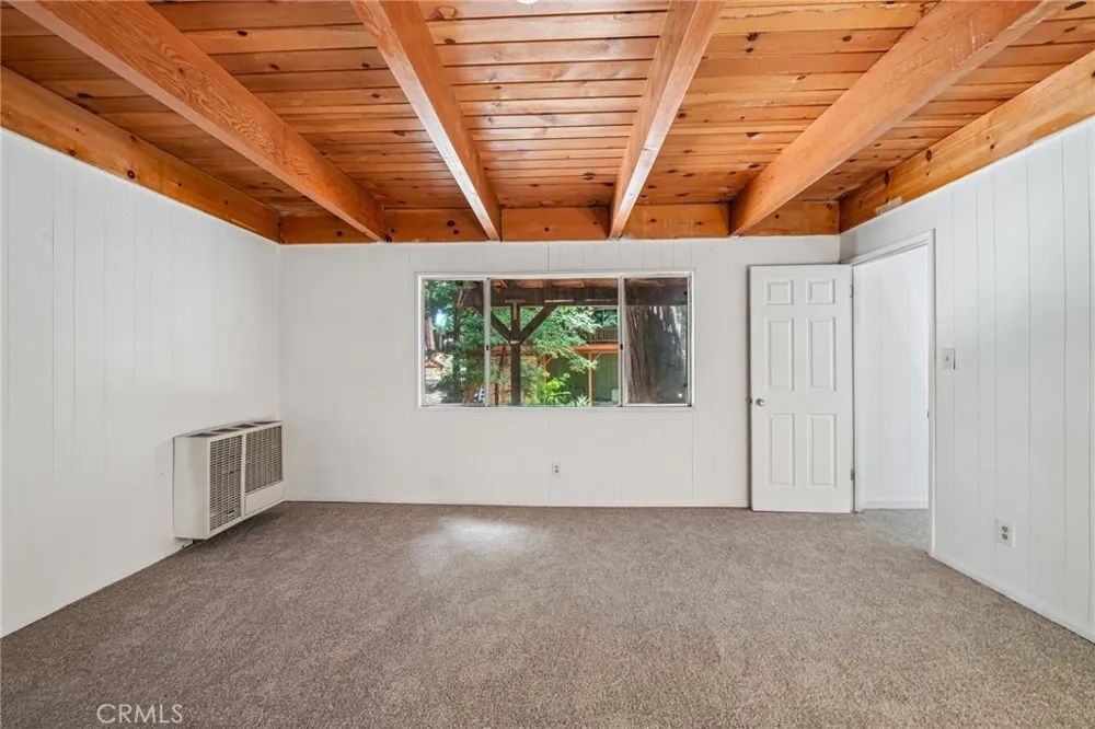 24978 Faulhorn Crestline, CA 92325