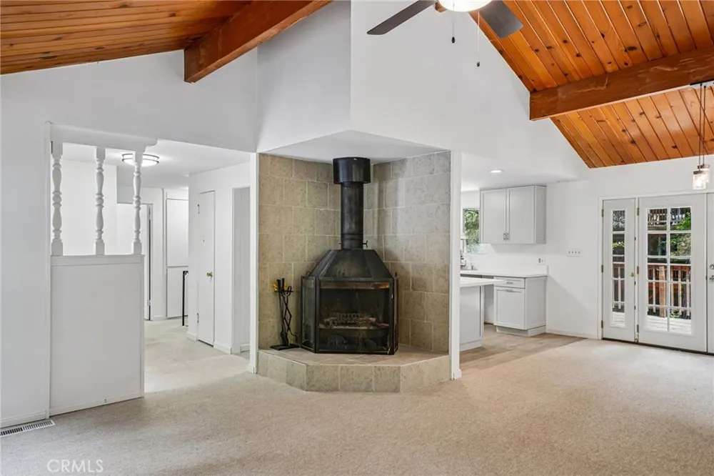 24978 Faulhorn Crestline, CA 92325