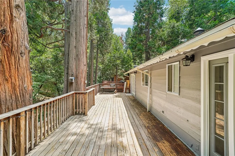 24978 Faulhorn Crestline, CA 92325