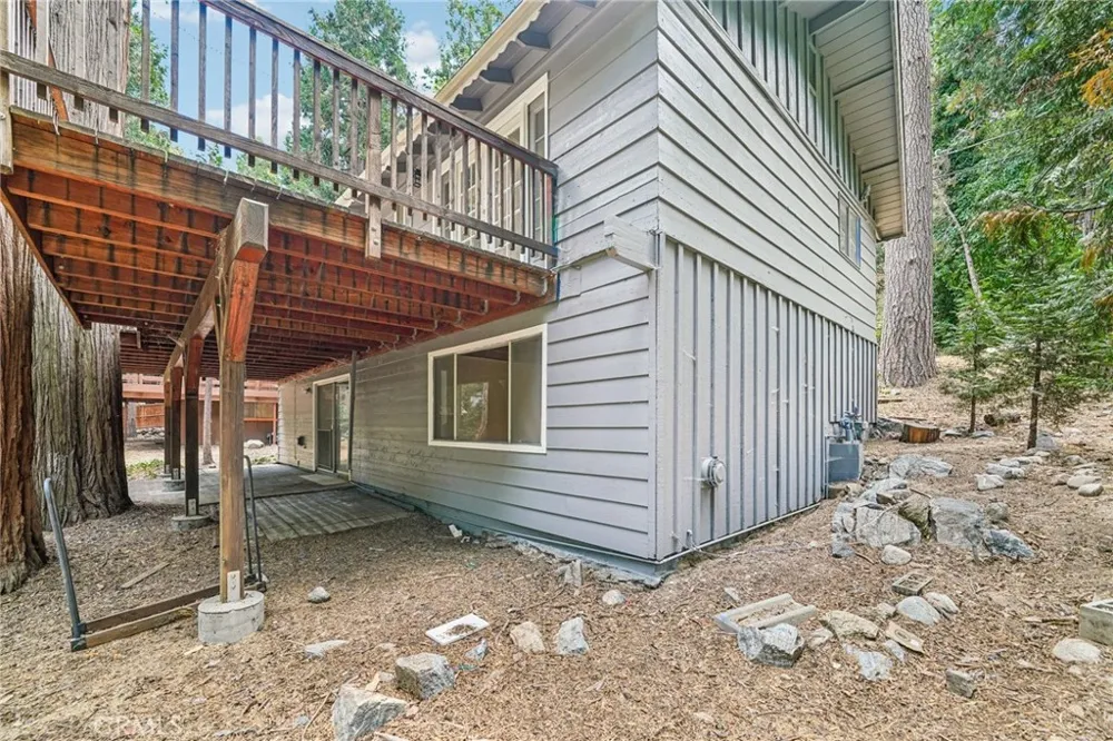 24978 Faulhorn Crestline, CA 92325