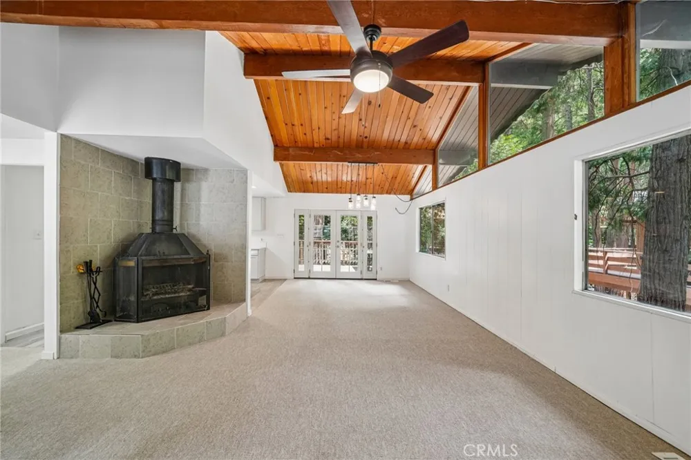 24978 Faulhorn Crestline, CA 92325