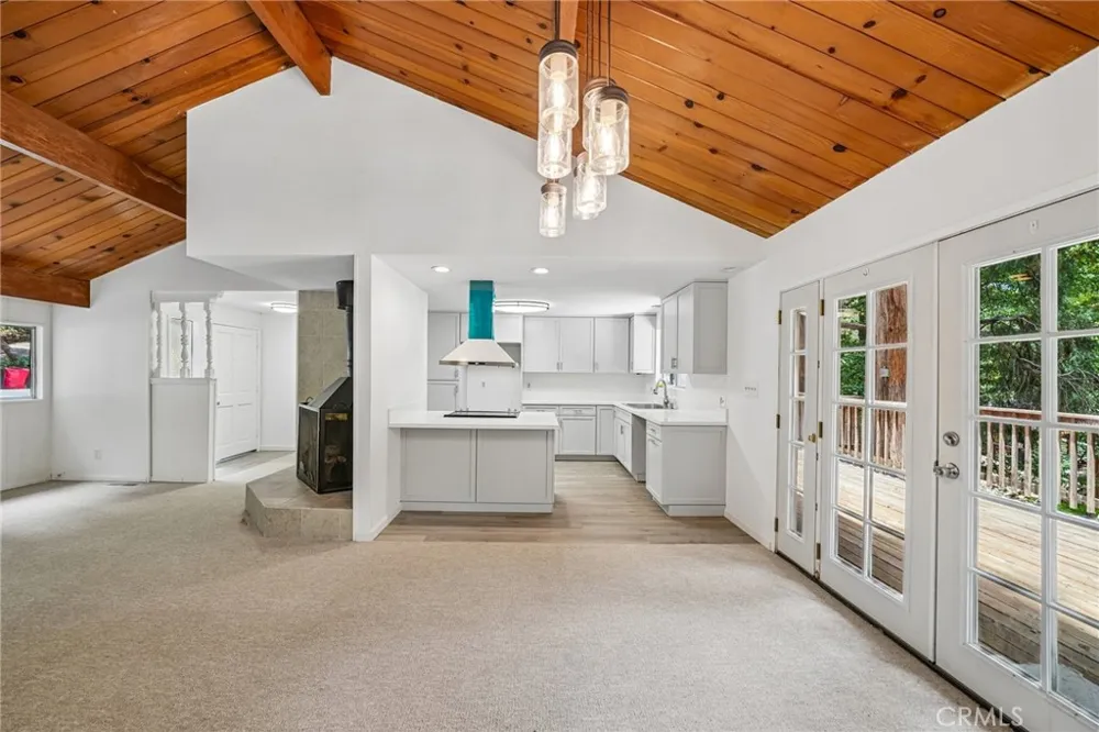24978 Faulhorn Crestline, CA 92325