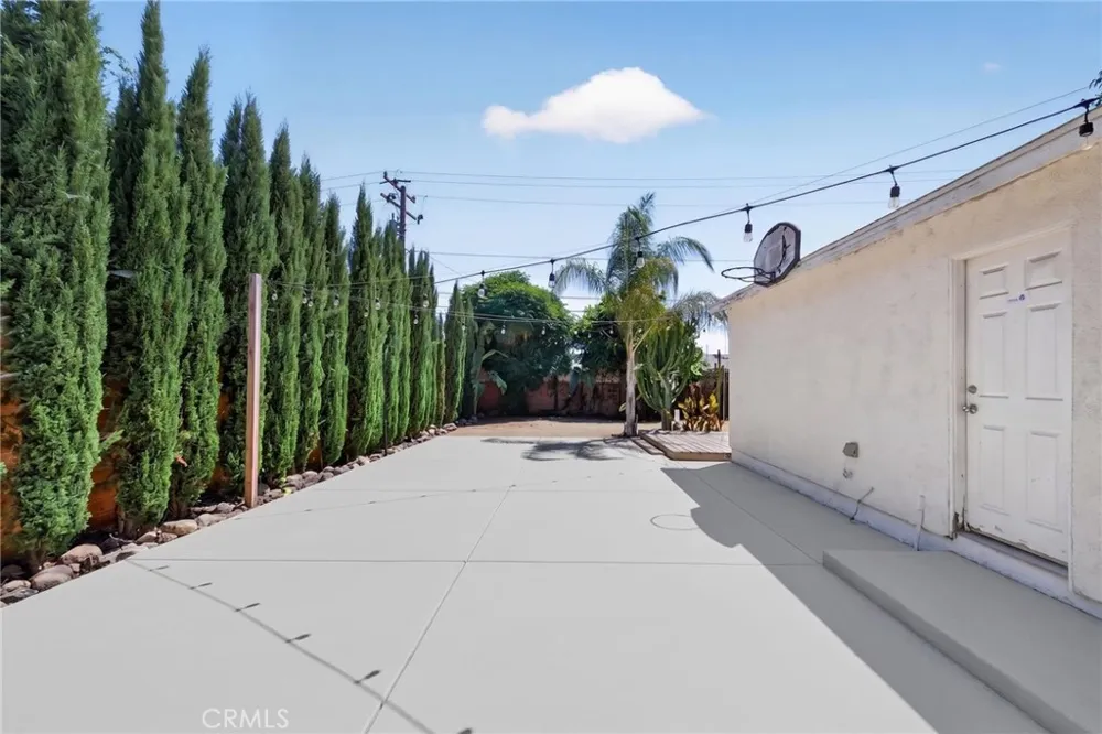 722 Royce St. Altadena, CA 91001