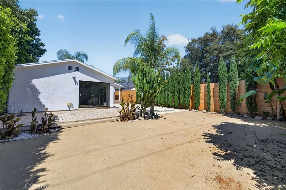 722 Royce St. Altadena, CA 91001