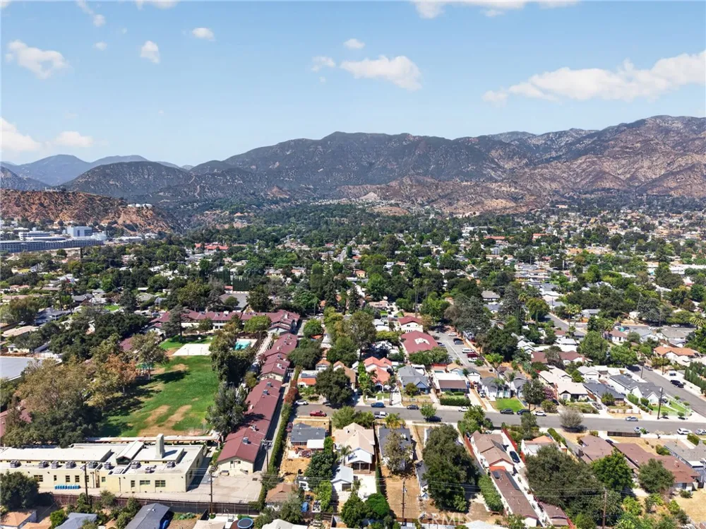 722 Royce St. Altadena, CA 91001