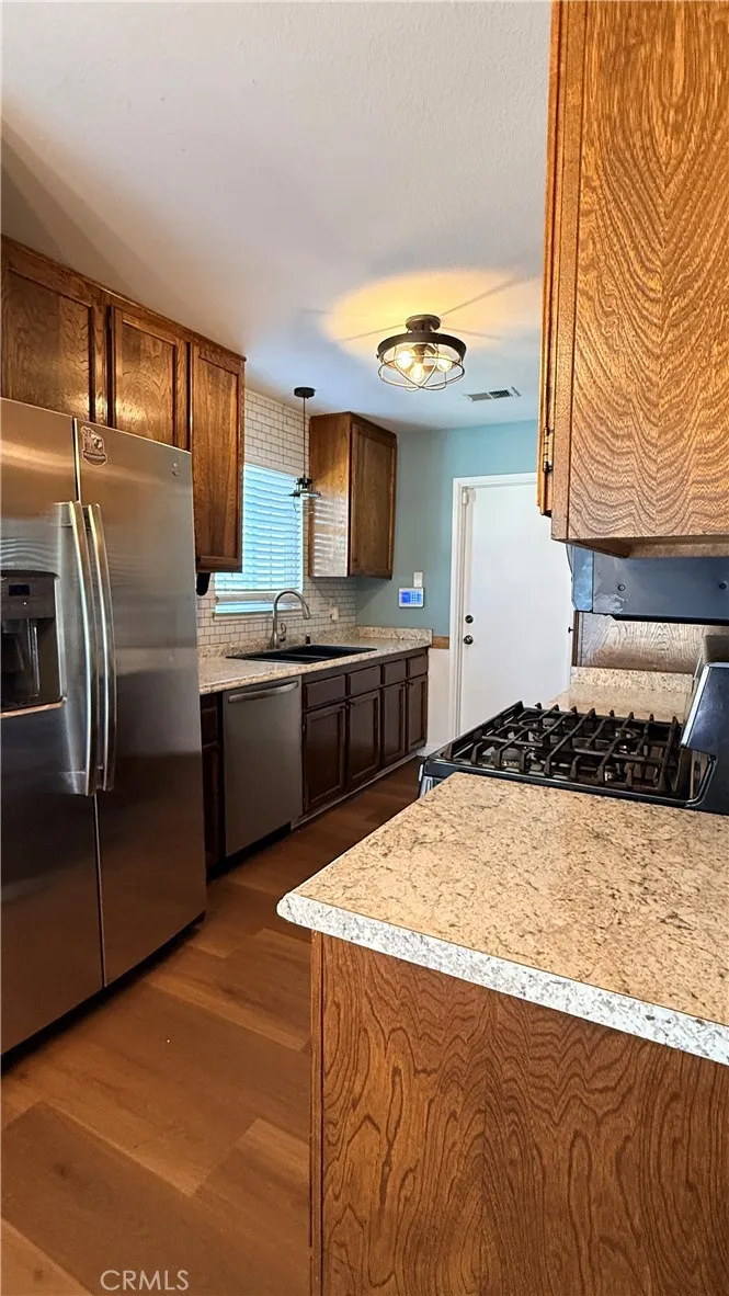 39254 Willowvale Palmdale, CA 93551