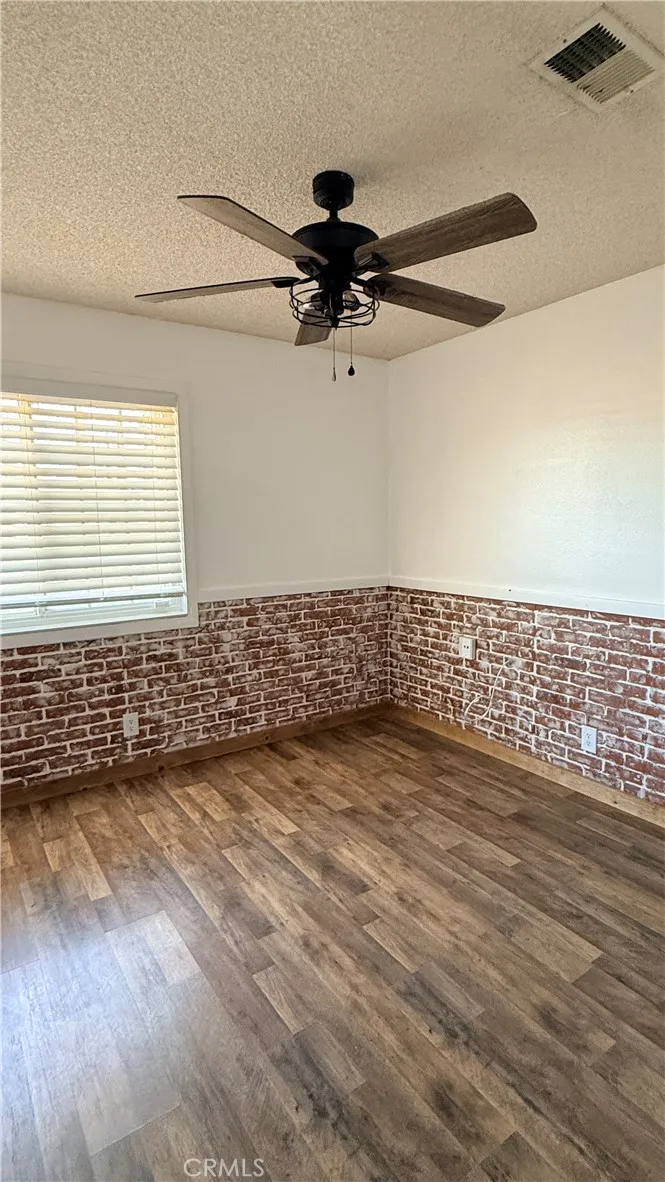 39254 Willowvale Palmdale, CA 93551