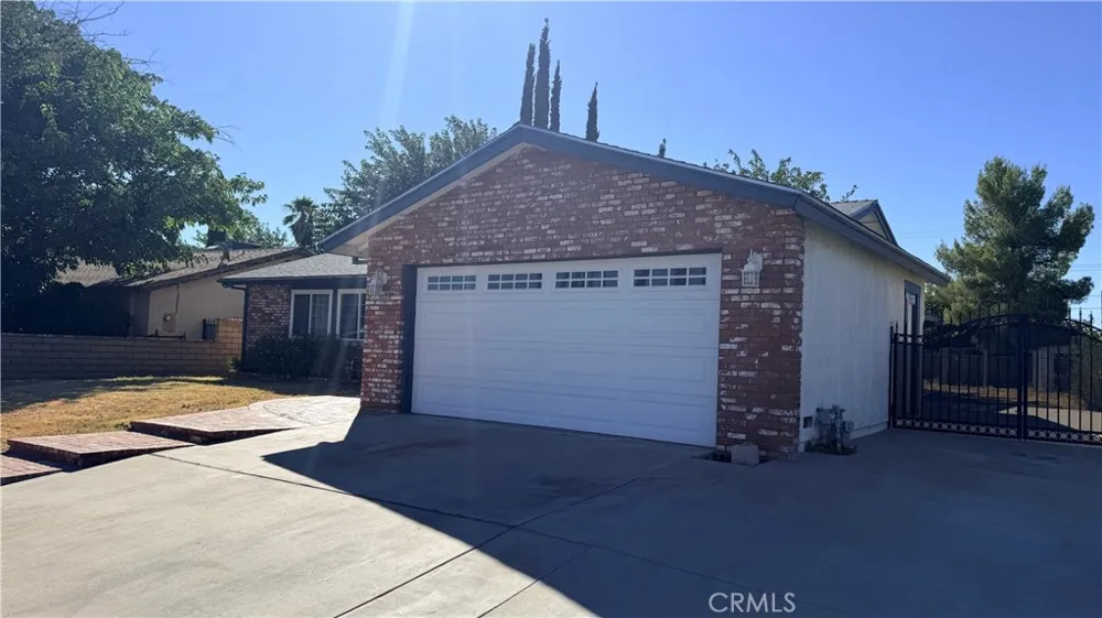 39254 Willowvale Palmdale, CA 93551