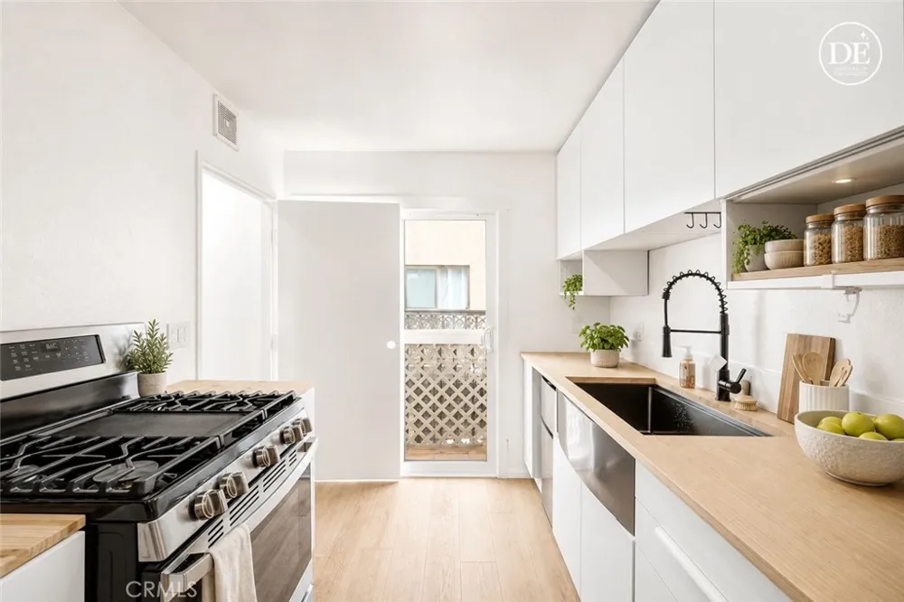 1121 252nd Street #5 Harbor City, CA 90710
