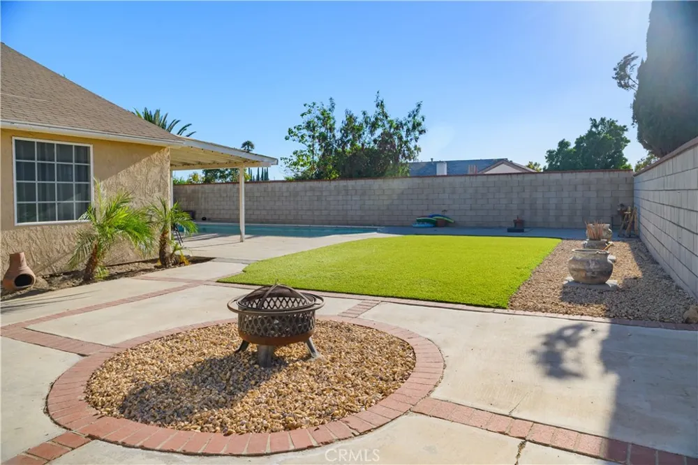 614 Aspen Rialto, CA 92376