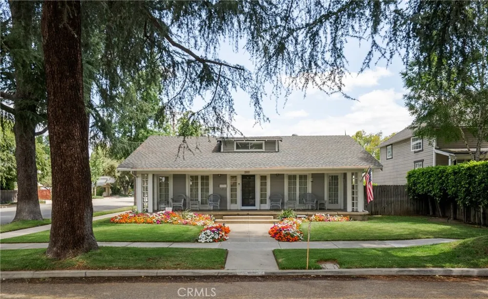 2411 3rd La Verne, CA 91750