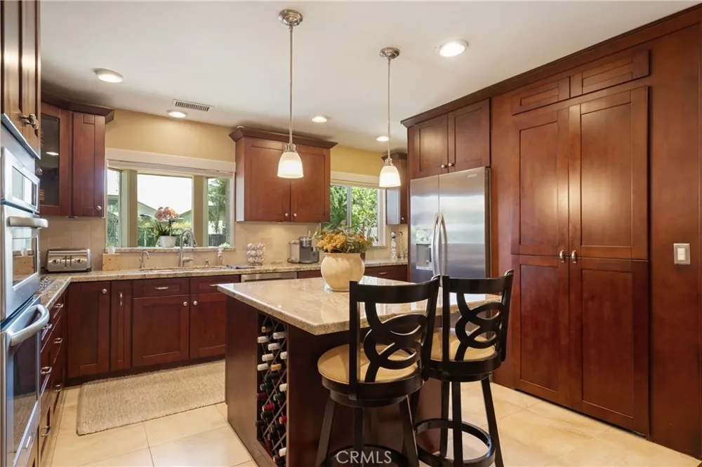 2411 3rd La Verne, CA 91750
