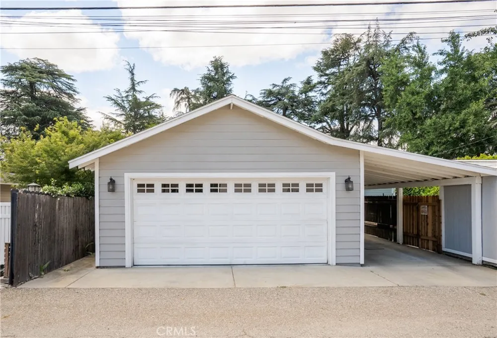 2411 3rd La Verne, CA 91750