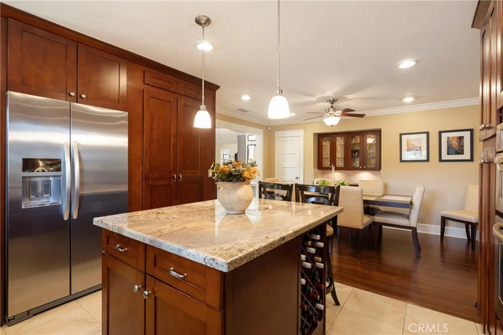 2411 3rd La Verne, CA 91750