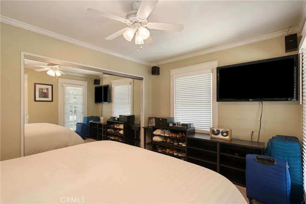 2411 3rd La Verne, CA 91750