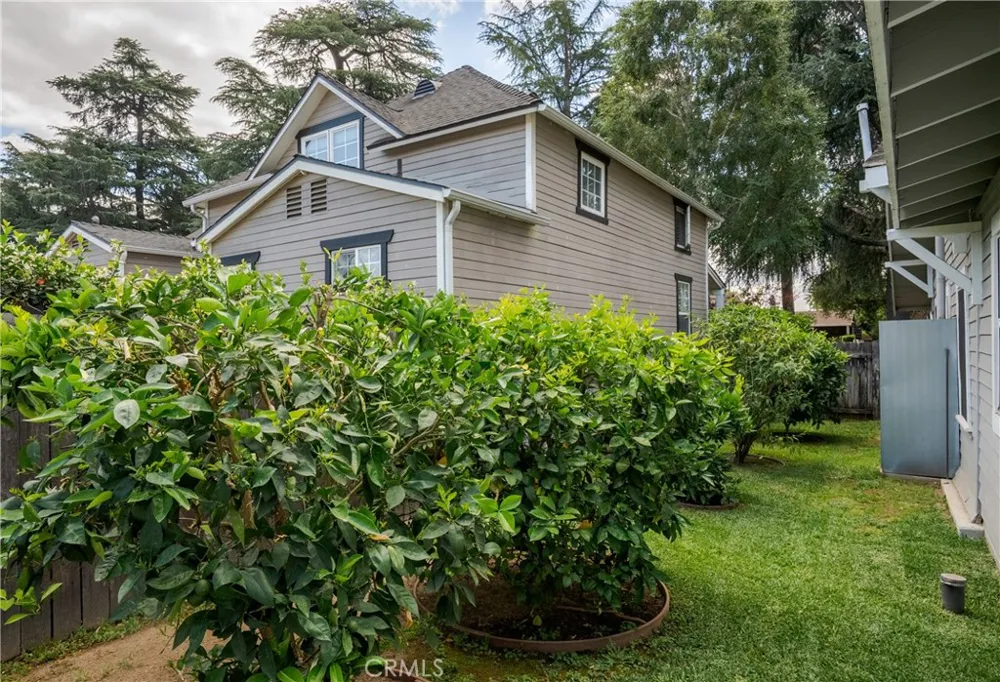 2411 3rd La Verne, CA 91750