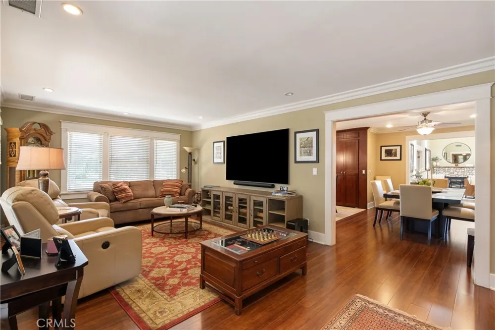 2411 3rd La Verne, CA 91750