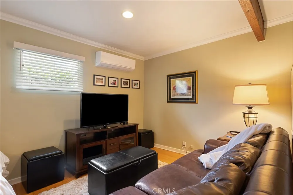 2411 3rd La Verne, CA 91750