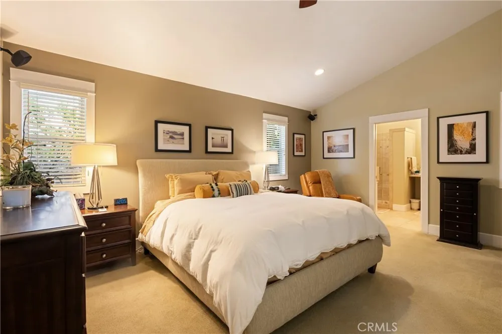 2411 3rd La Verne, CA 91750