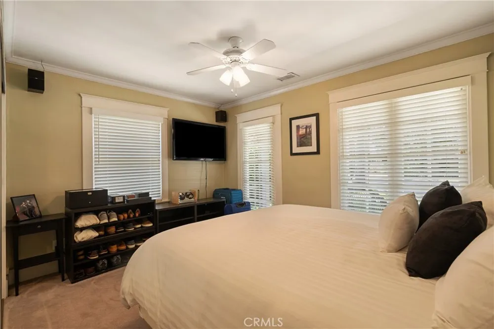 2411 3rd La Verne, CA 91750
