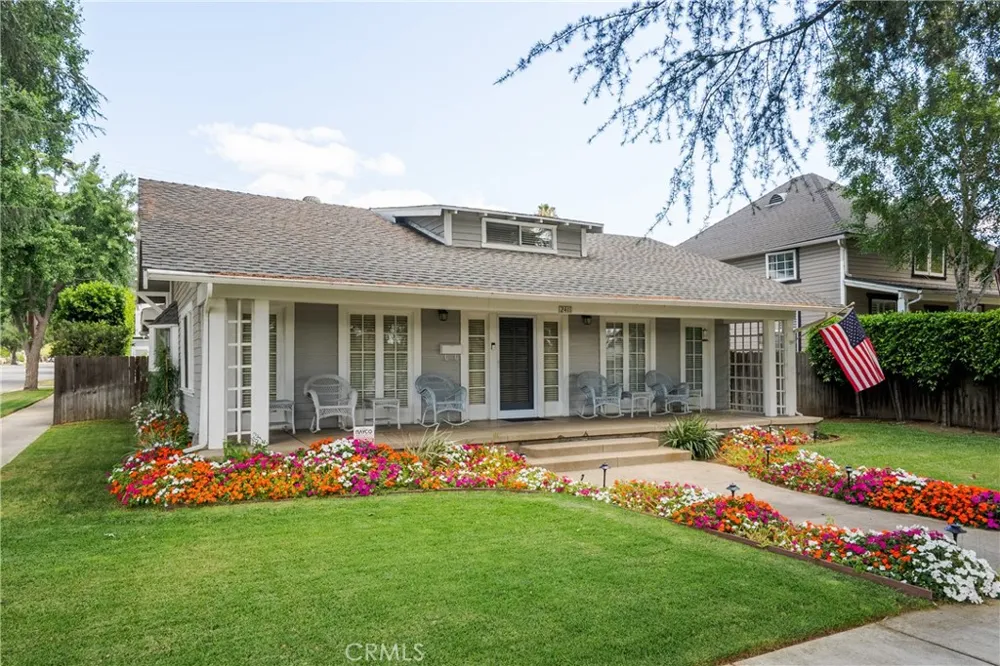 2411 3rd La Verne, CA 91750