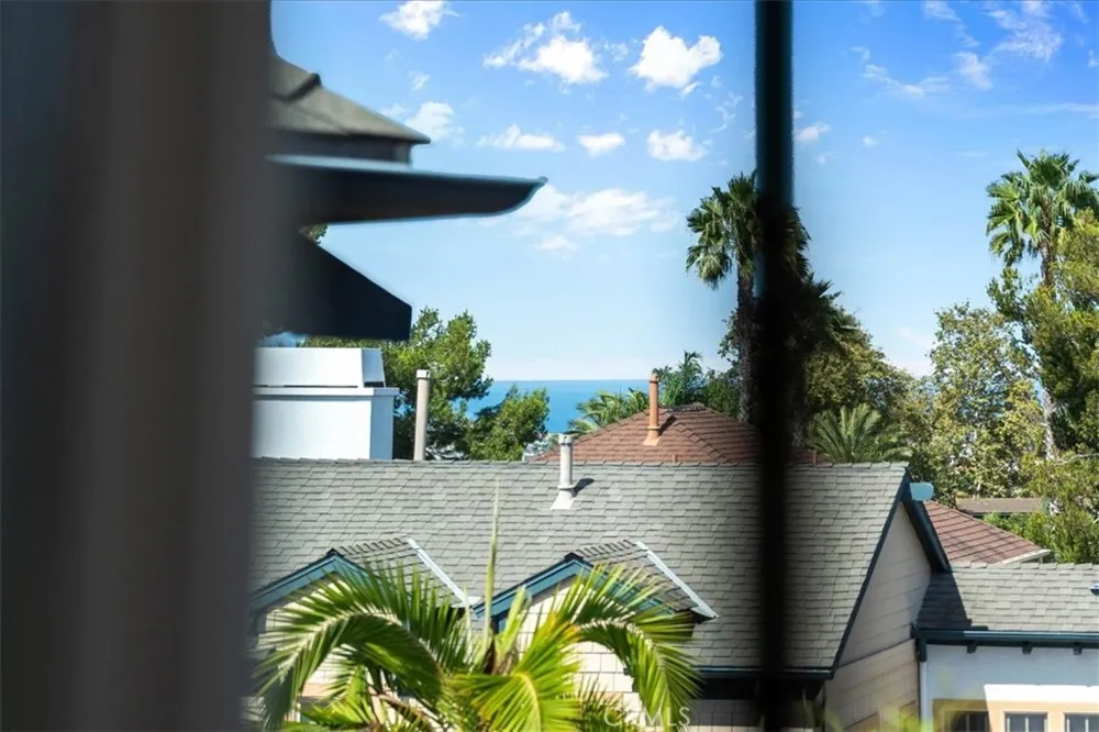 2534 Bungalow Place Corona del Mar, CA 92625