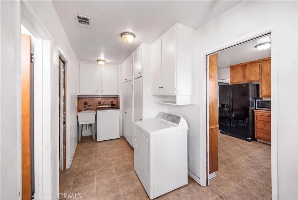1850 Miramonte La Verne, CA 91750