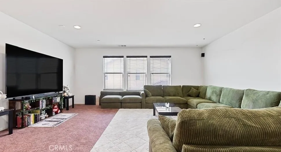 15995 Yosemite St Victorville, CA 92394