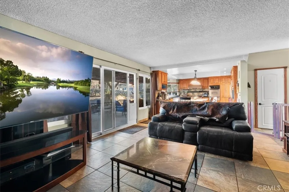 6046 Peridot Avenue Rancho Cucamonga, CA 91701