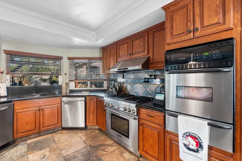 6046 Peridot Avenue Rancho Cucamonga, CA 91701