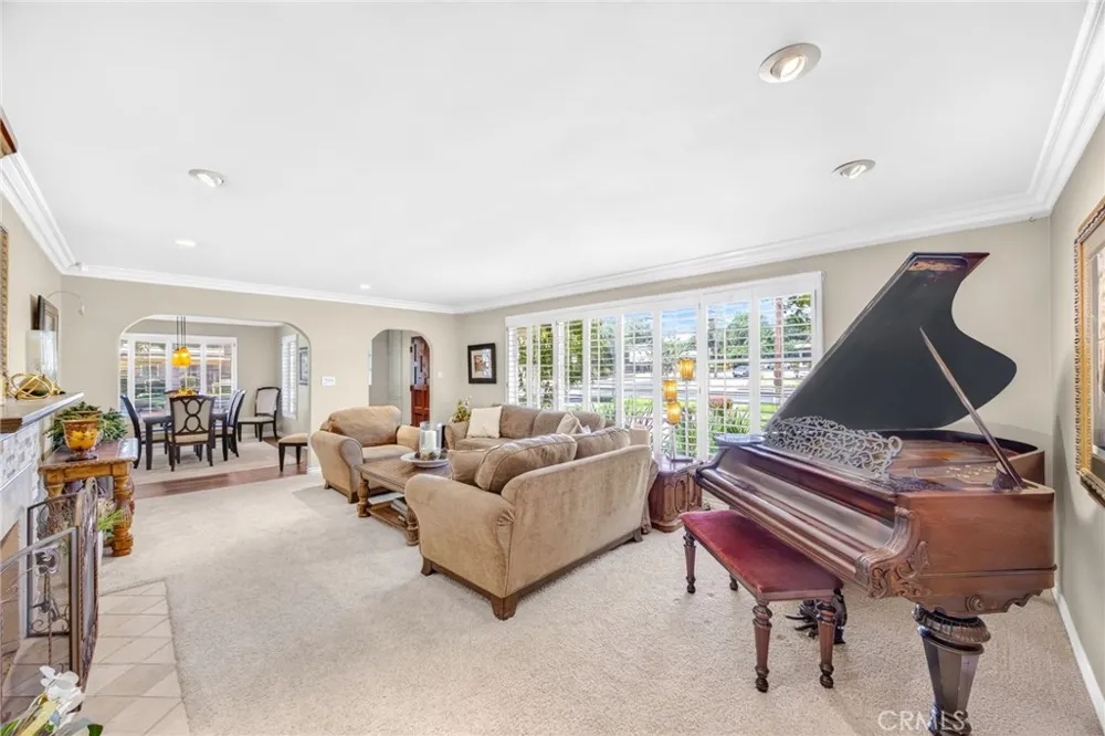 306 E 5th Ontario, CA 91764