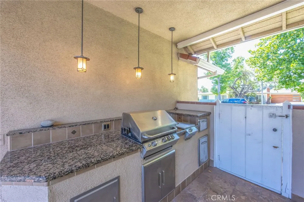 306 E 5th Ontario, CA 91764