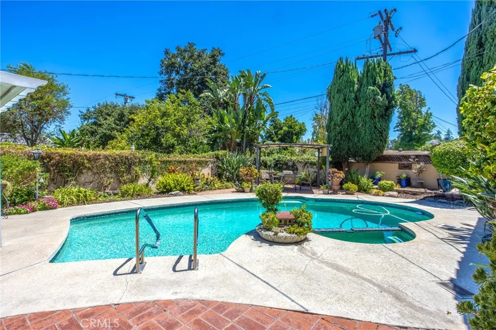306 E 5th Ontario, CA 91764