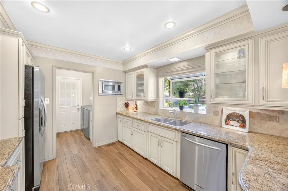 306 E 5th Ontario, CA 91764