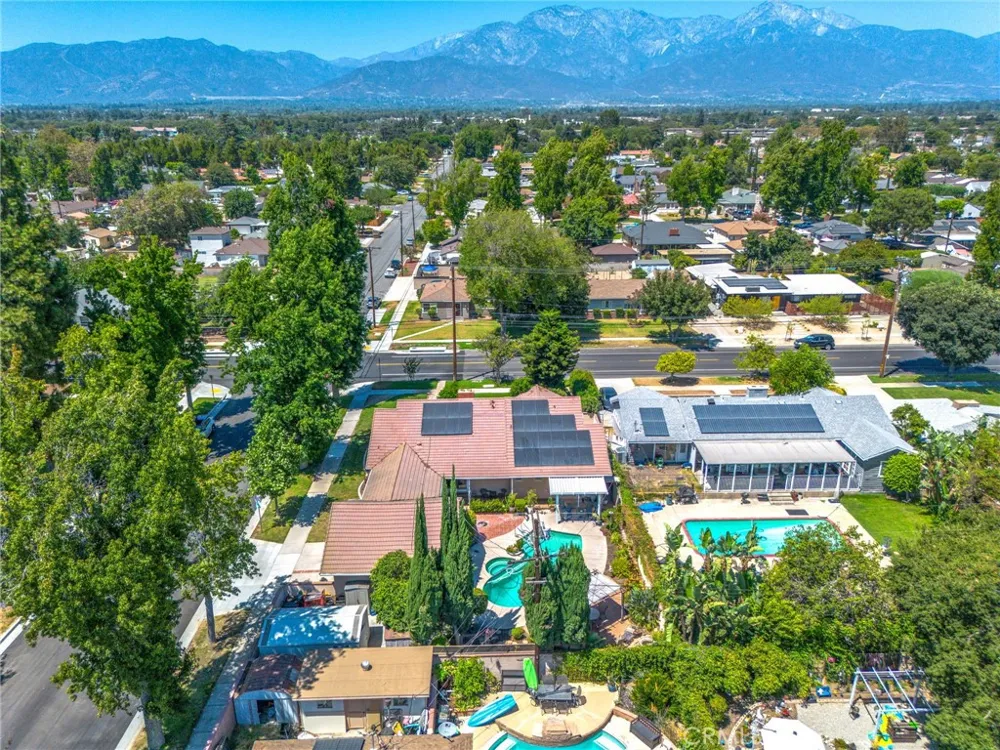 306 E 5th Ontario, CA 91764