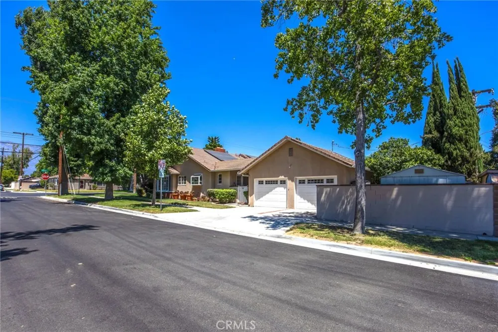 306 E 5th Ontario, CA 91764