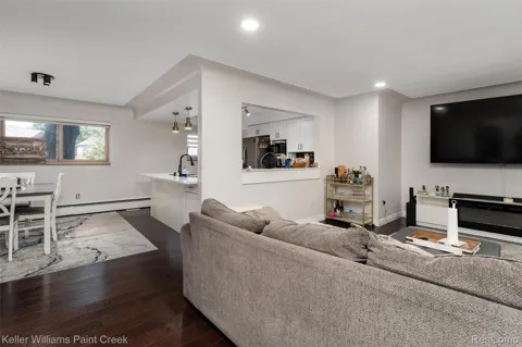42879 Hanks Lane
