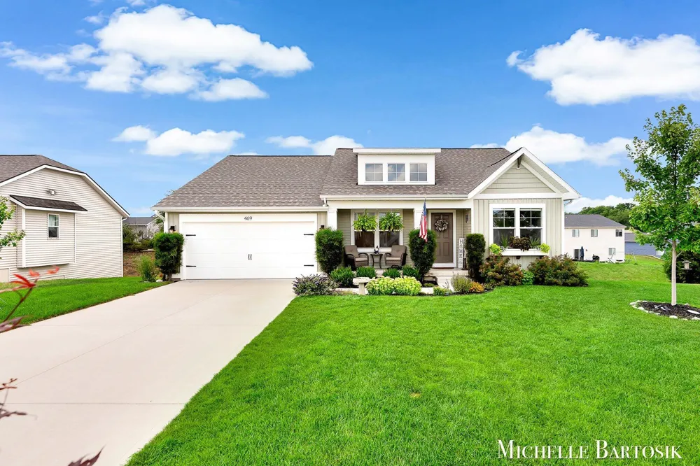 469 Seneca Ridge Drive Middleville Village, MI 49333
